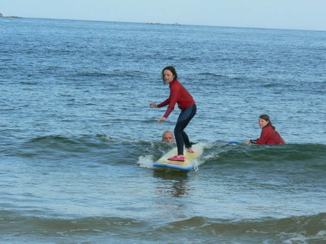  Ponerse de pie duranle una lección 